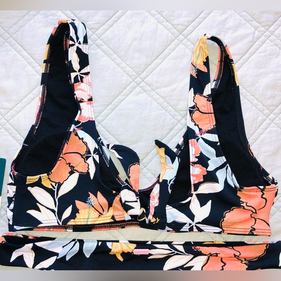 Roxy bikini (M) - Picture 8 of 11